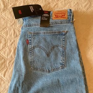 Levi’s Wedgie Straight High Rise Women’s Jeans size 32 X 28 = Size 14